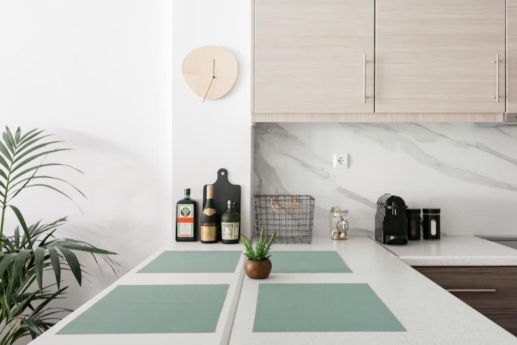 Your "Home Away From Home" - Phillopapou Hill Αθήνα Εξωτερικό φωτογραφία